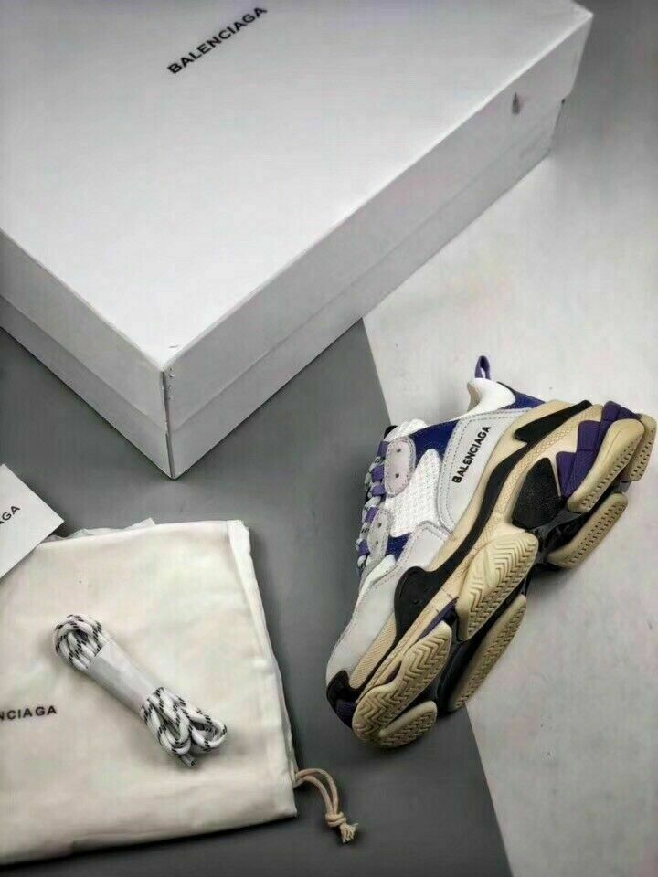 balenciaga triple s 1 1 Men s Fashion Carousell Malaysia